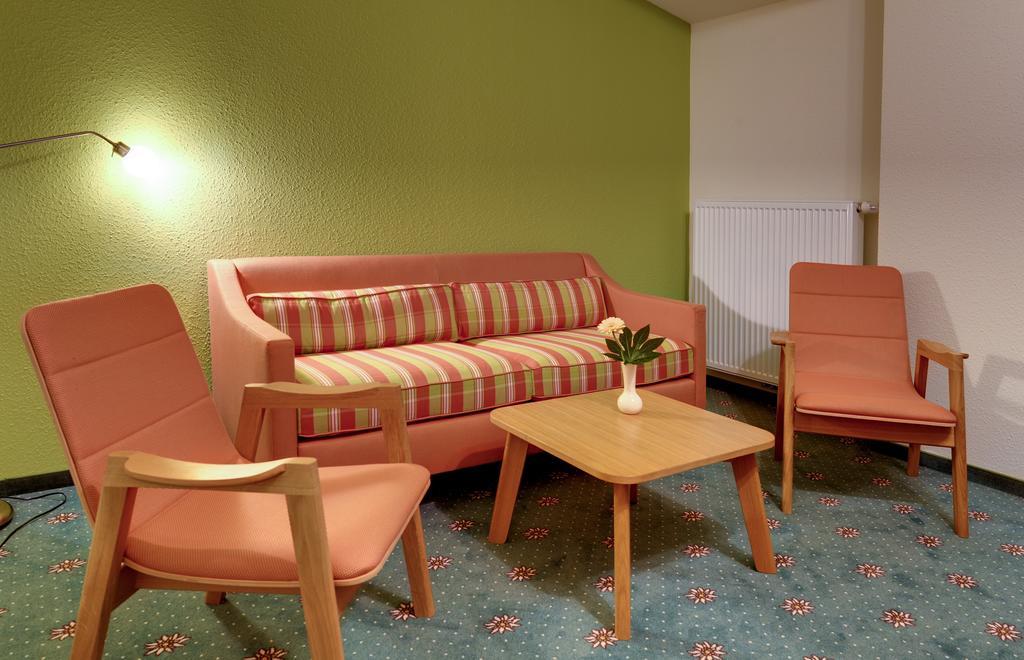 Hotel&Restaurant Waldcafe Hettstedt Zimmer foto